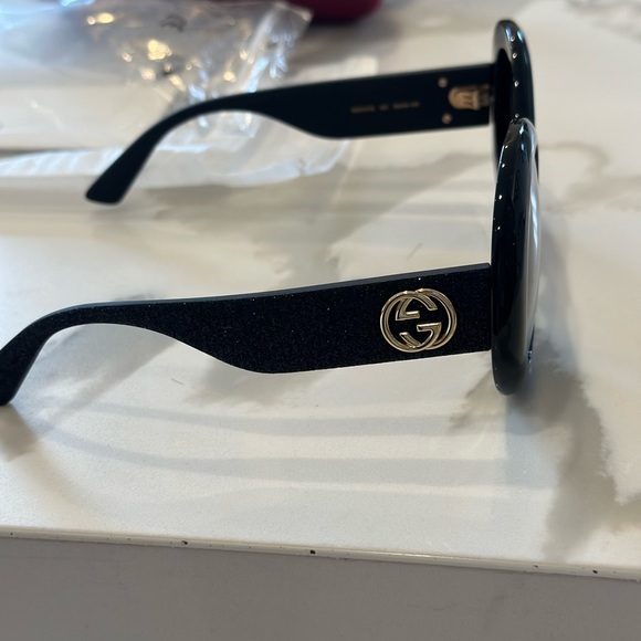 GUCCI SUNGLASSES glitter on temples. - Picture 10 of 13